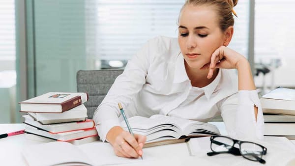 Aprende como hacer una redacción en tercera persona